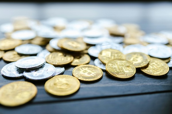 Monero and Bitcoin as separate assets with different roles in crypto