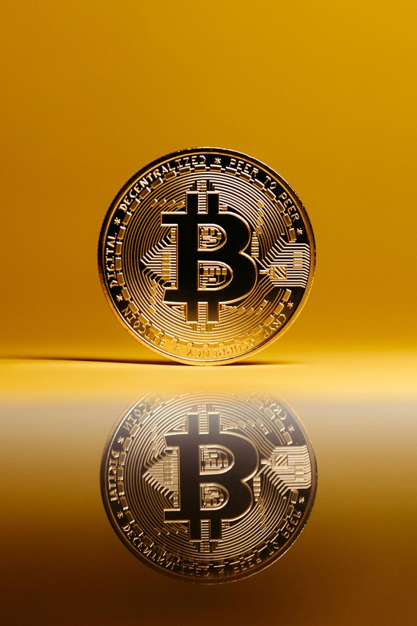Monero privacy features including RingCT stealth addresses and ring signatures